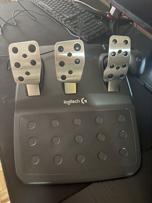 G29 Steering Wheel for PC/PS4, Unused Condition with Shifters64563869155330121