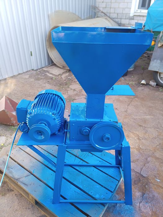 Плющилка вальцева   млин дку зернодробилка