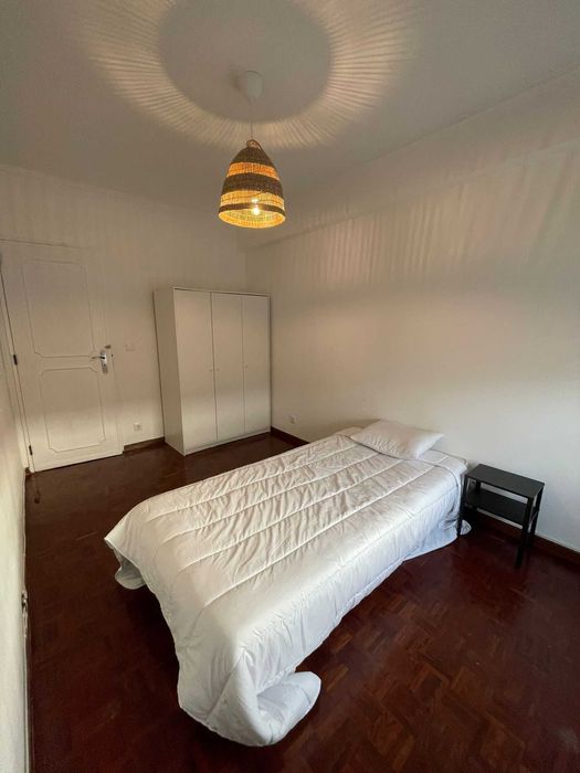 Quarto individual Portela Sacavém sem caução
