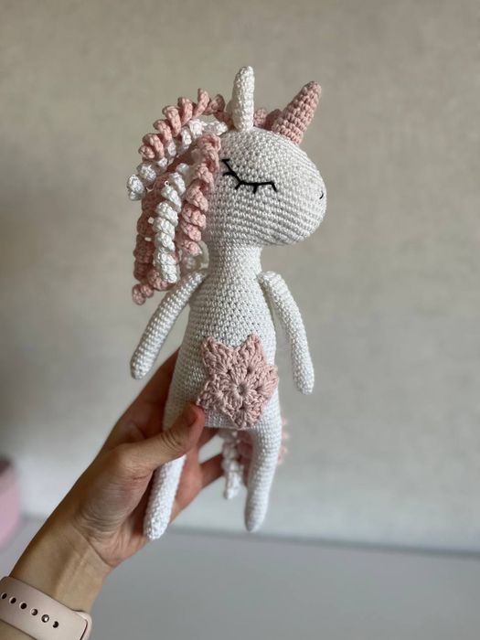 В'язані єдиноріжки, м'які іграшки.