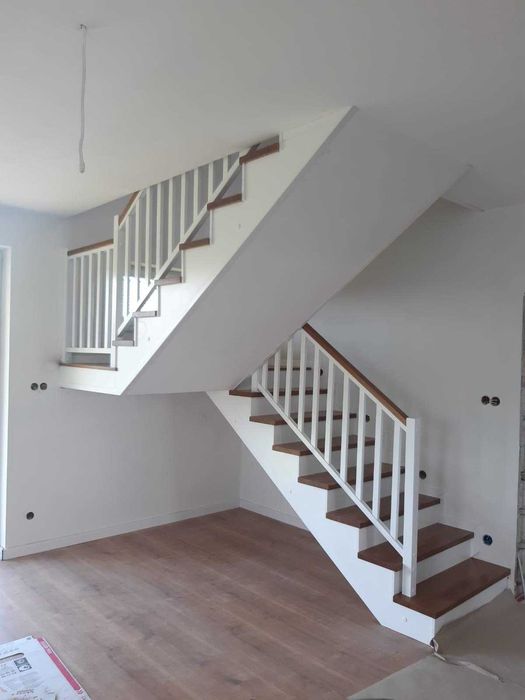 Schody drewniane / stopnie / trepy – dąb, jesion, buk