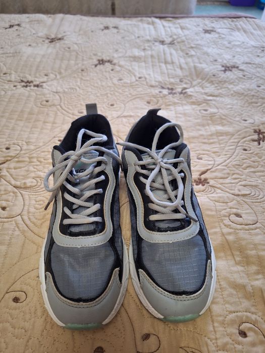 Кросівки, кроси на весну, літо