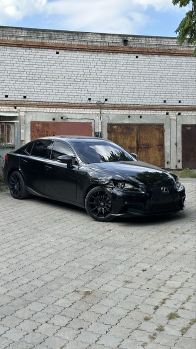lexus is 250 2013року