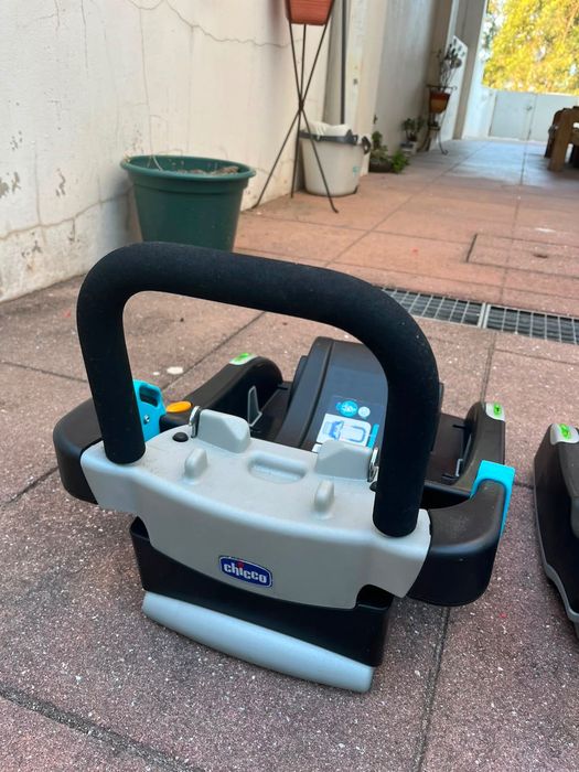 Carrinho de Gémeos Chicco Fully Twin Completo (2 Ovinhos + 2 Alcofas + Bases Auto)