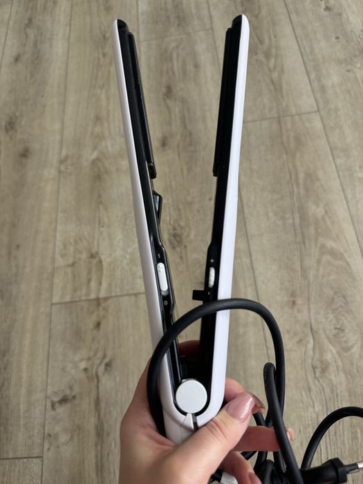 Випрямляч для волосся