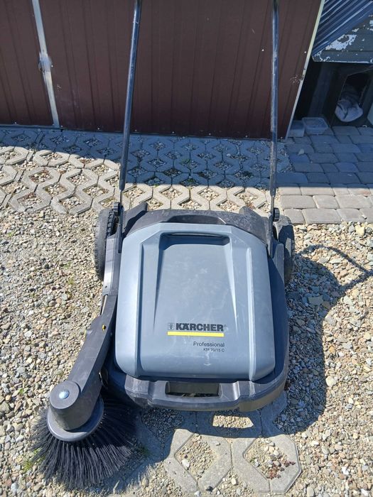 Zamiatarka ręczna KARCHER KM 70/15 C