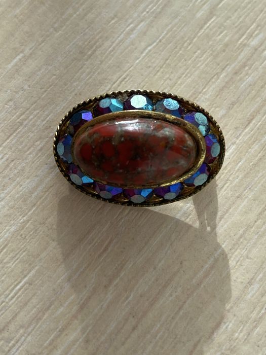 Брошка вінтажна з пекінським склом