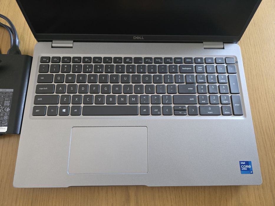 Laptop Dell Latitude 5521 i7-11850h Win 11 pro