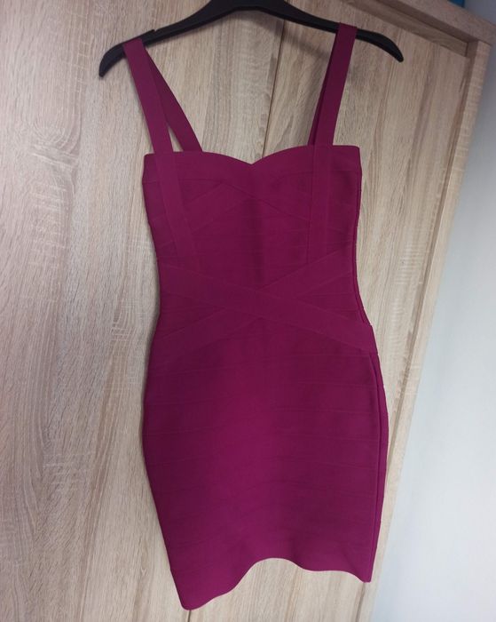 Sukienka mini bandażowa kolor biskupi/fuksja