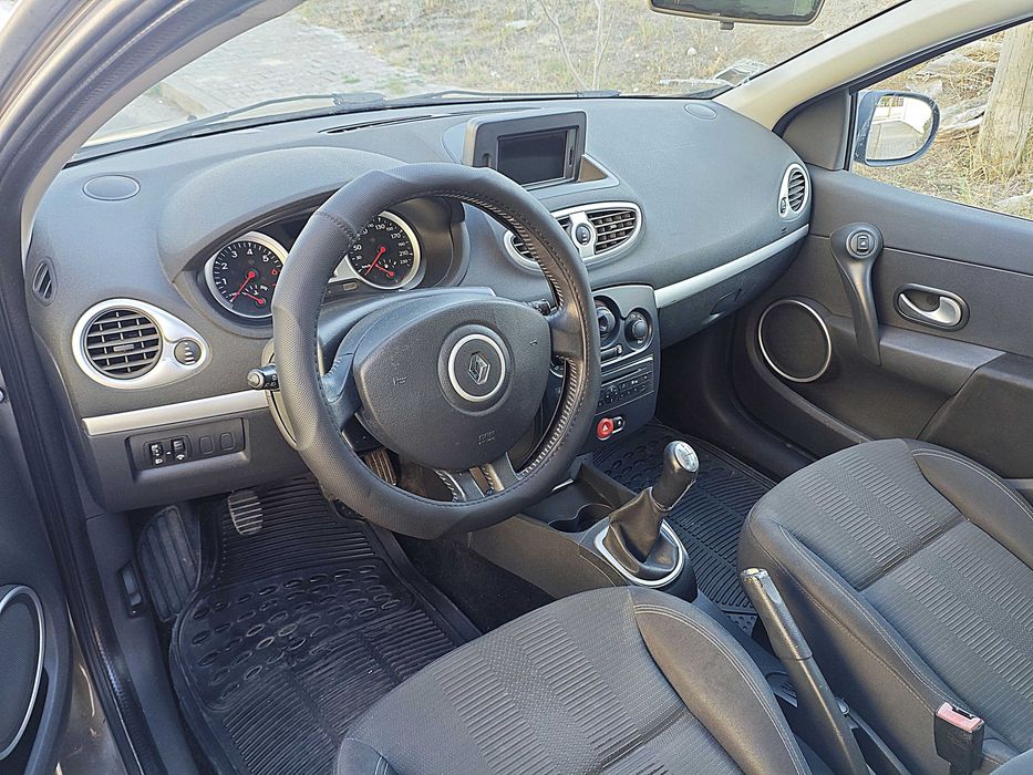 Renault clio 1.2 - Hatchback - GPS