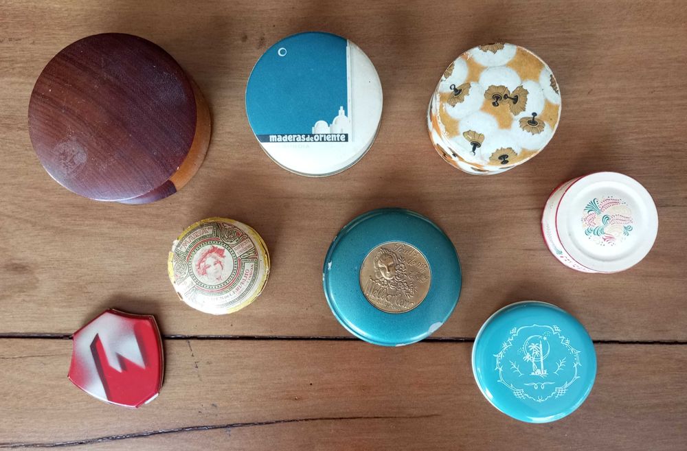 Antigas caixas de pó de arroz