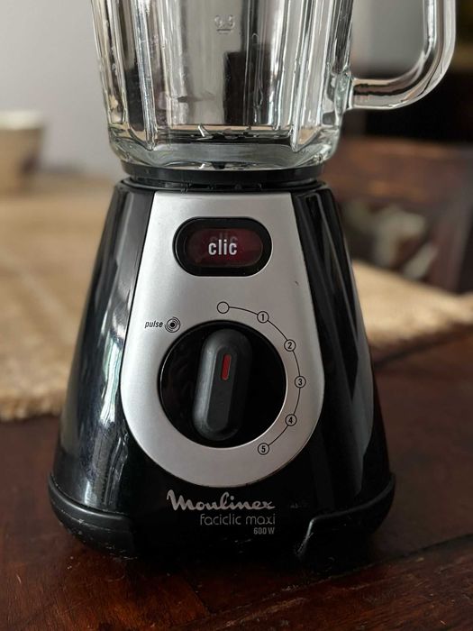 Liquidificador Moulinex - Jarro de 2 litros em vidro