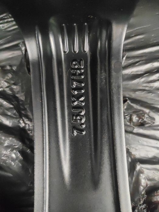 370 Felgi aluminiowe AUDI R 17 5x112 Bardzo Ładne Czarne