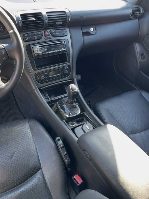 Mercedes-Benz C270 de 2005 para peças