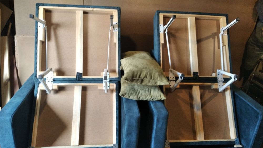 Продам два крісла.