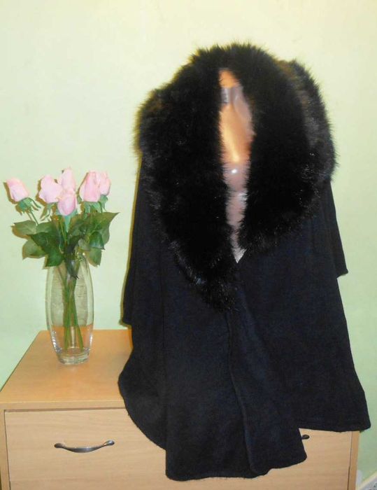 пончо накидка з хутром розмір універсальний