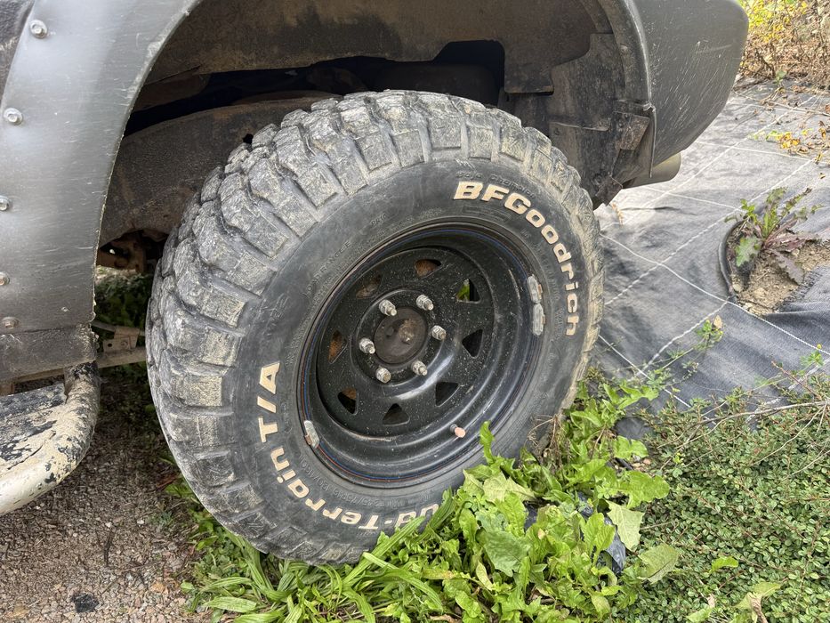 Bf goodrich 245 75 r16 mud terrain
