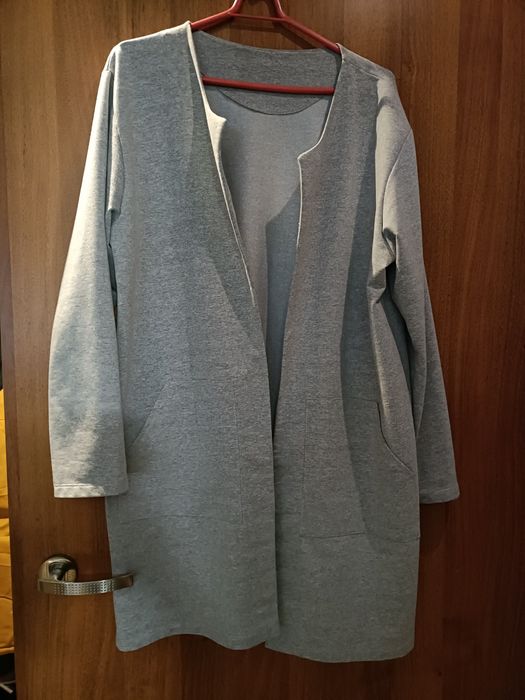 Dresowa narzutka kardigan