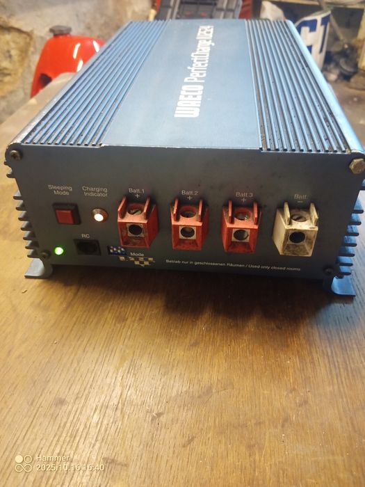 Prostownik waeco Perfectcharge iu2524 Ciężarowe kamper karetka