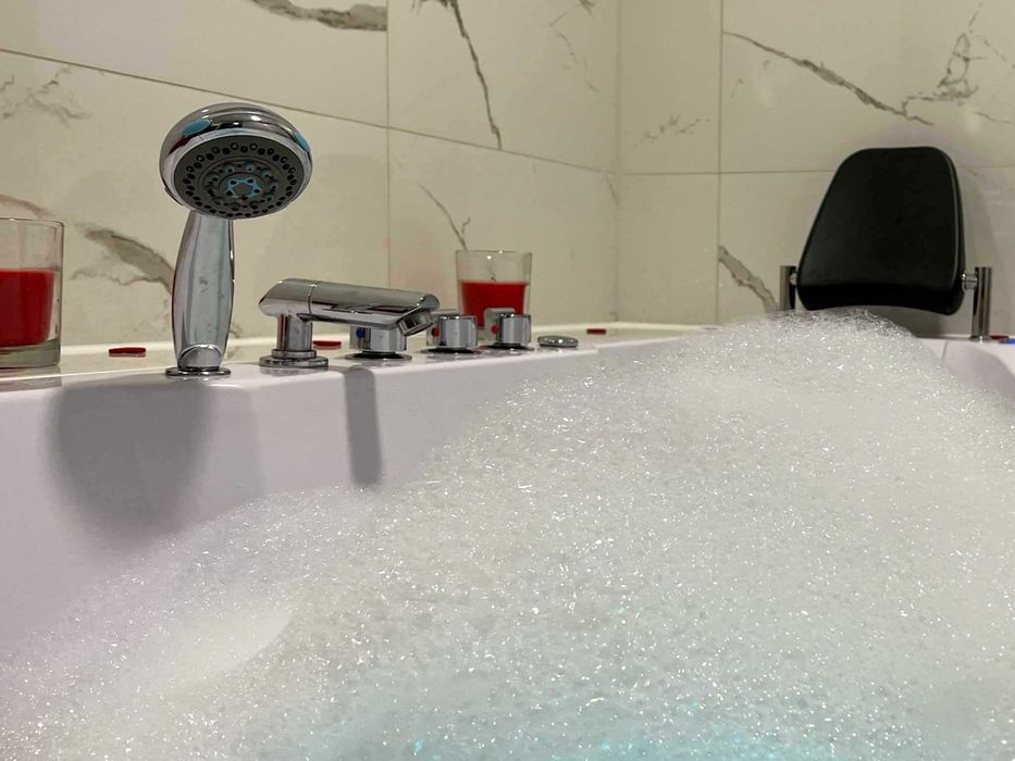 Apartament z Jacuzzi dla Par Romantyczny Love-Room Płock / Soczewka