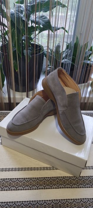 Лоферы серые замш