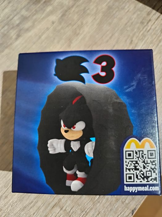 Vendo o boneco novo bom estado