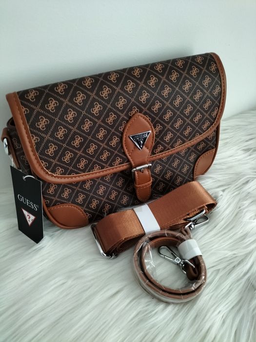 Torebka damska typu listonoszka wysokość 18 cm szerokość 24 cm