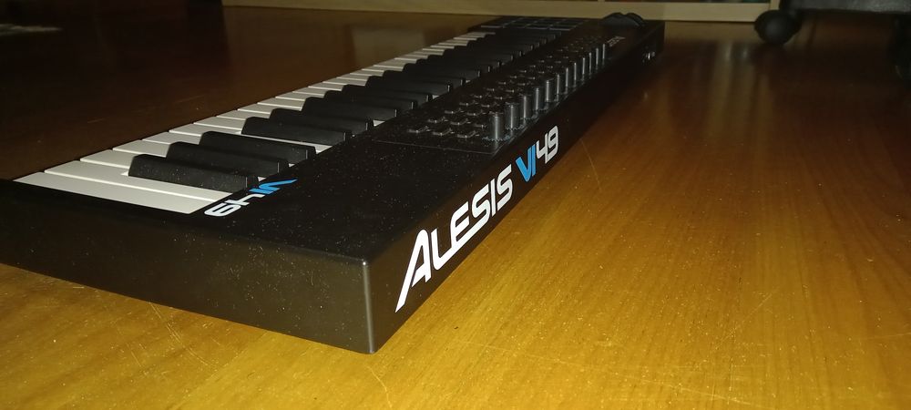 Alesis VI49 - MIDI Controller64332149692289121