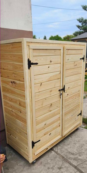 Szafa na stadninę konie na siodła