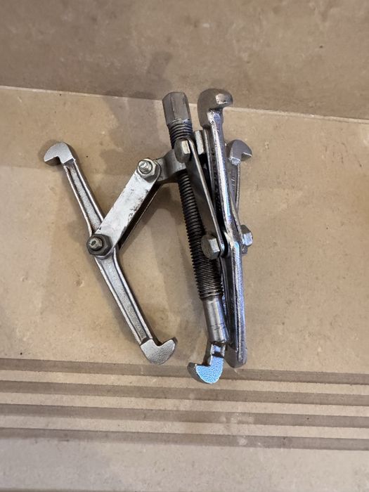 Sciagacz łożysk trójramienny  drop forged 150mm