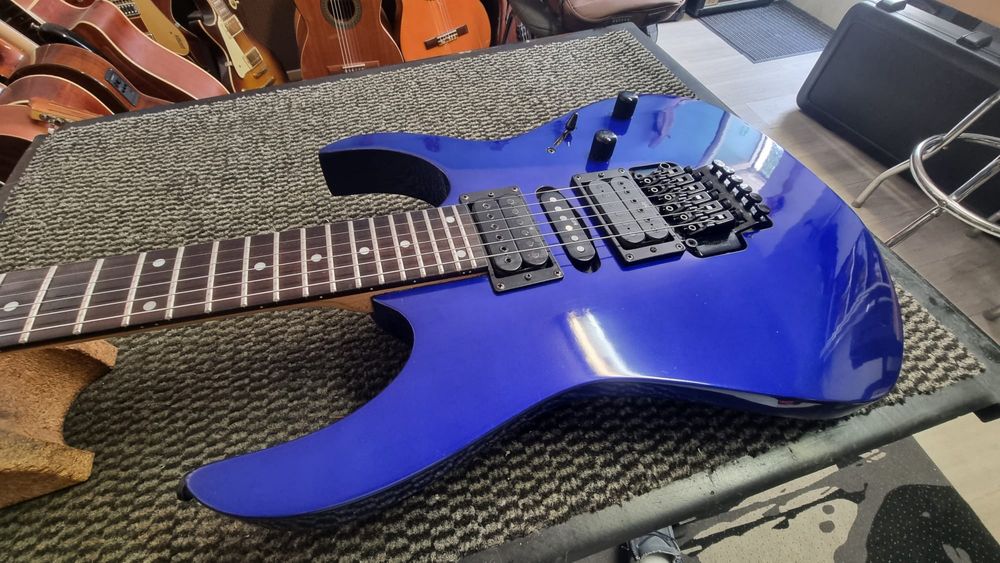 Ibanez Guitar, Amplifier and Zoom G1 Four package