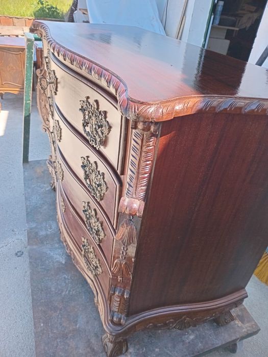 Comoda D José em madeira de mogno