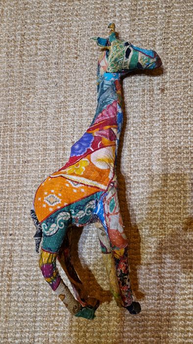 Girafa decorativa em tecido