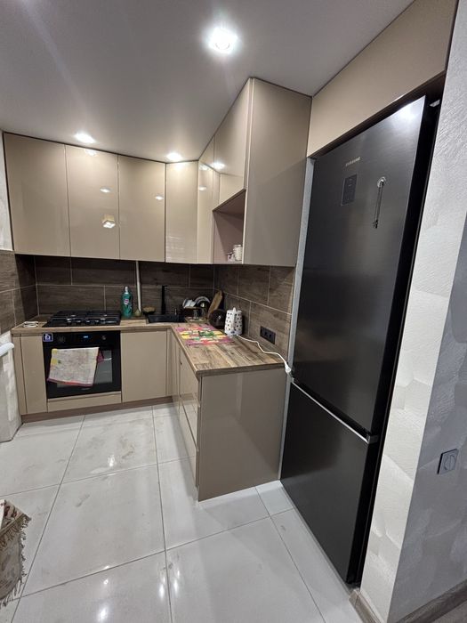 Продается 3 комнатная квартира. Кирпичный дом. Славянск.