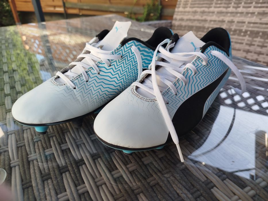 Buty korki Puma nr42,5