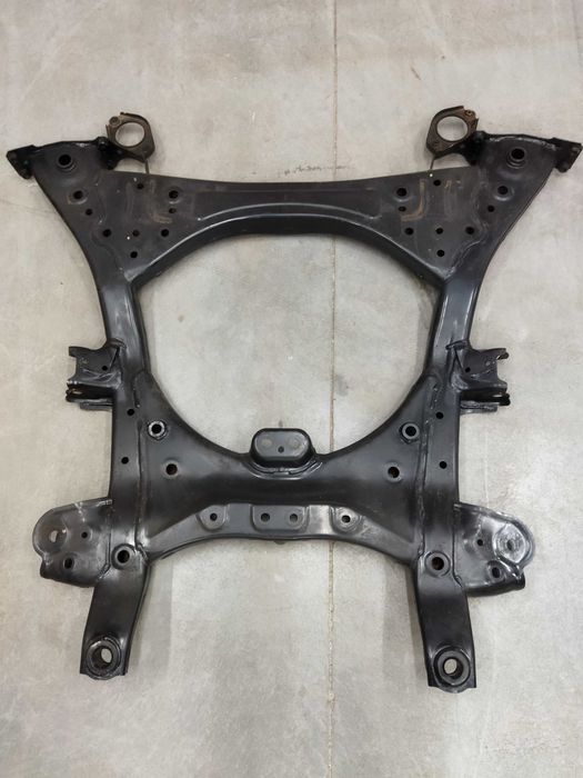Підрамник передній Toyota bz4x