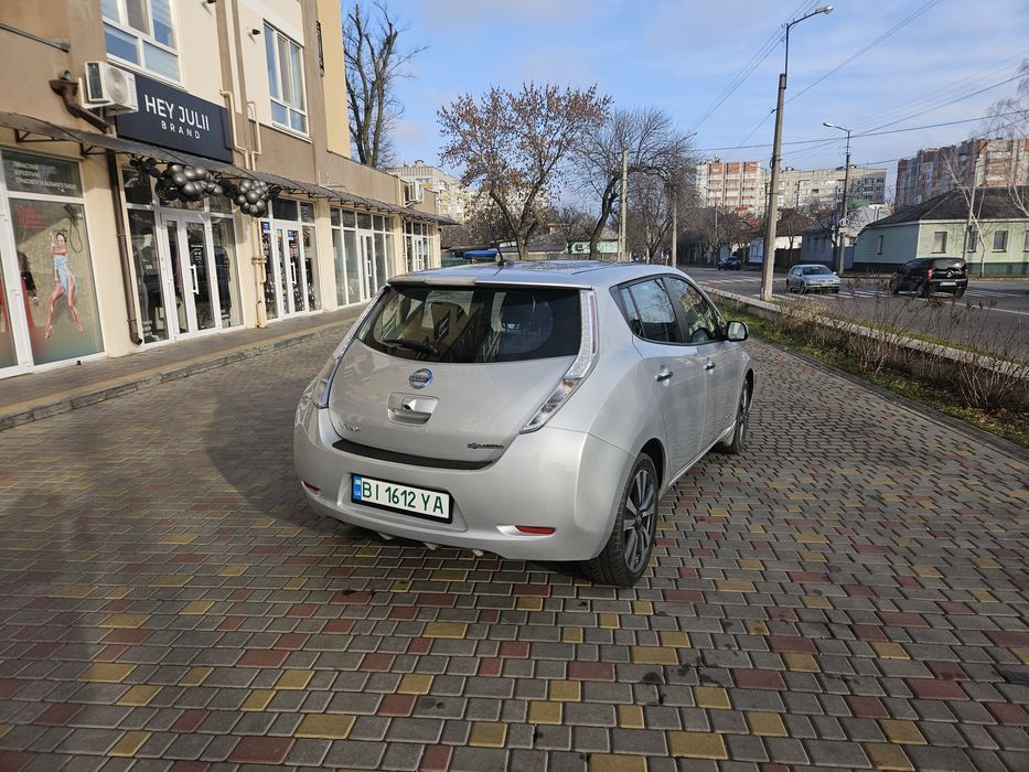 Nissan leaf 30kwt  2017р