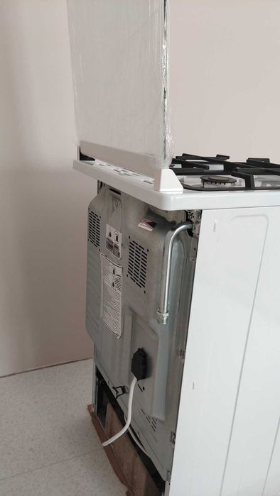 Кухонна плита комбінована BEKO FSET52130GW