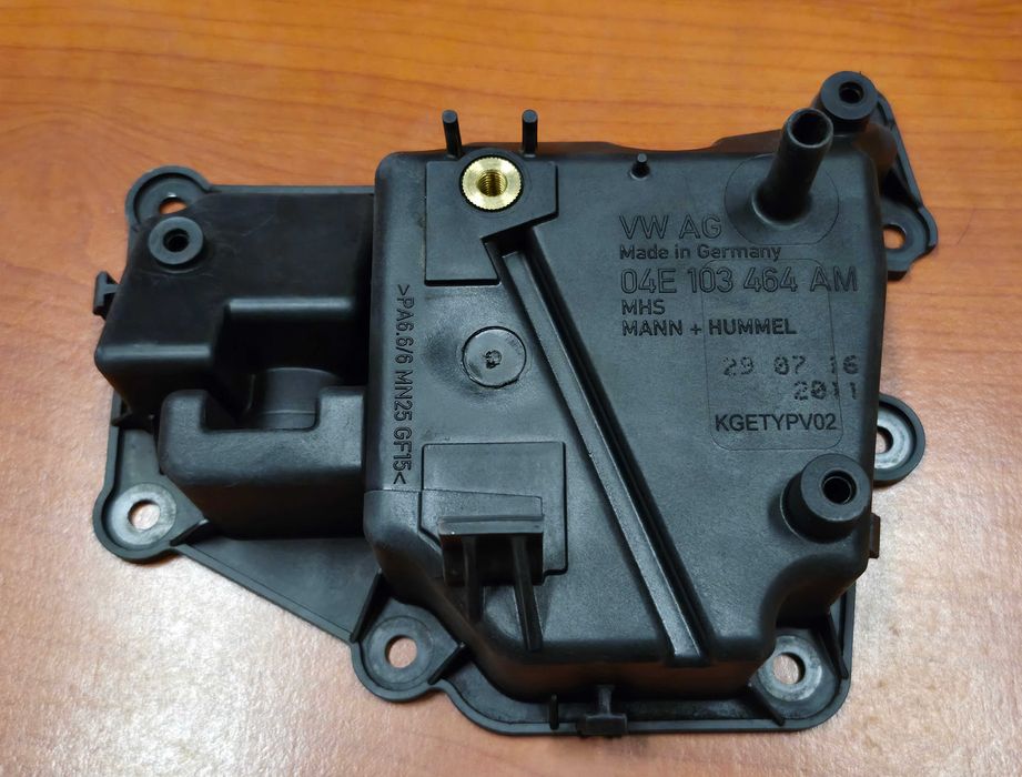 Separator oleju odma Vw 04E103464AM