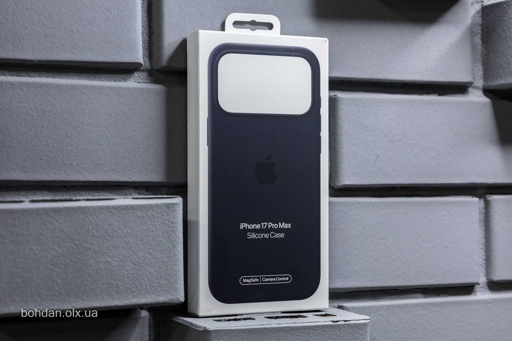 Apple iPhone 17 Pro Max Silicone Case with MagSafe Black (MGFR4)