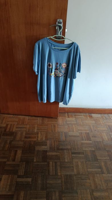 Camisolas lindas e novas.