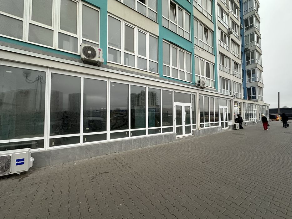 Аренда фасадного помещения в ЖК Акварель-2