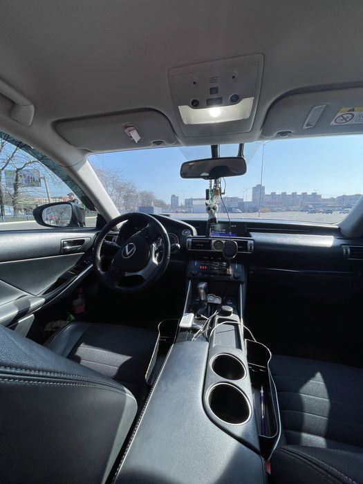 Продам свій Lexus IS