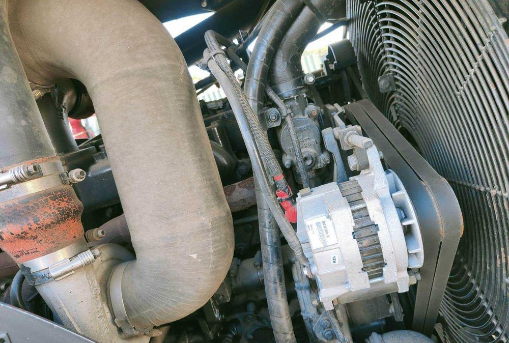 Ciągnik na gąsienicach Claas Challenger 75 E . 345 KM. CLAAS