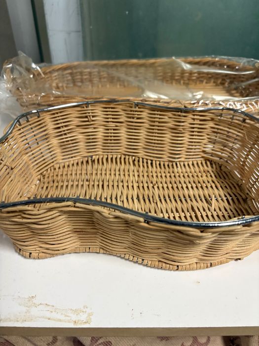Straw Baskets in 2 Sizes64751211164163121
