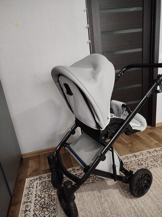 Продам Коляску 2в 1