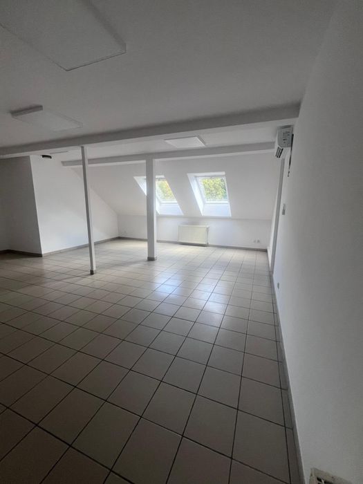 Wynajmę Lokal I p 43 m2 , klimatyzacja . Mickiewicza 65.