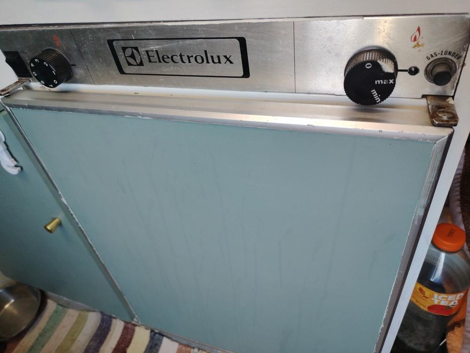 Frigorífico a gás e a eletricidade