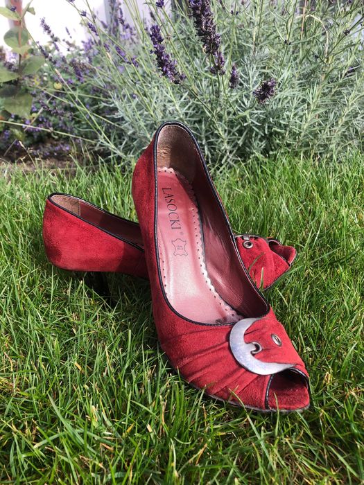 Bordowe szpilki bez palców