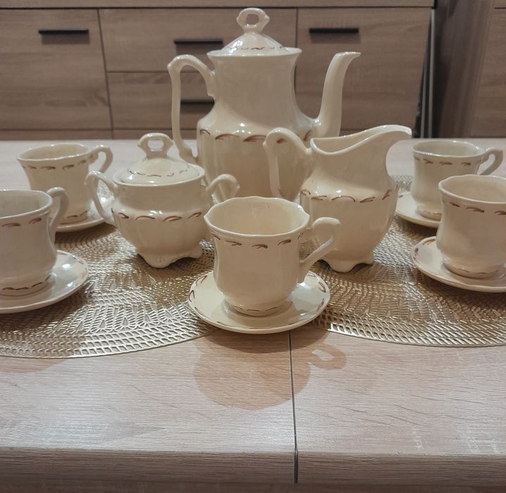 Serwis kawowy z porcelany